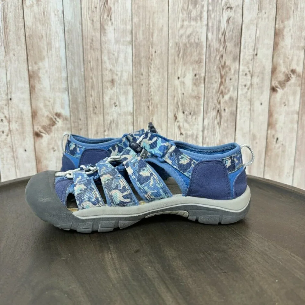 Keen Big Kids Closed Toe Water Sandals Washable Footwear Camo/Bright Cobalt 3